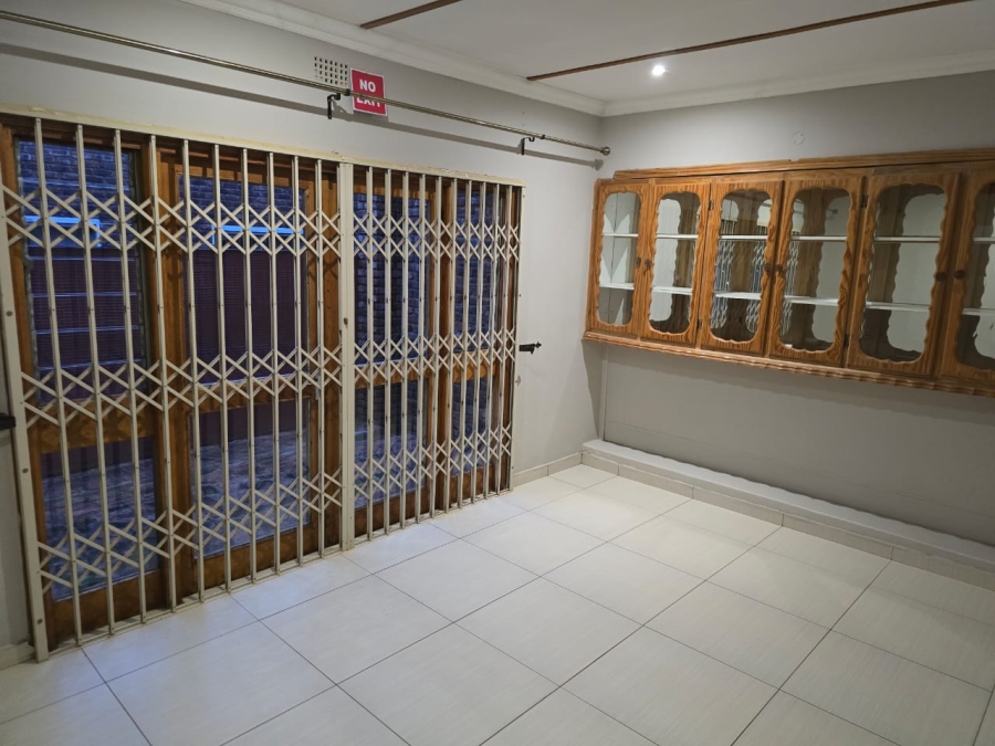 To Let 6 Bedroom Property for Rent in Kuruman Northern Cape